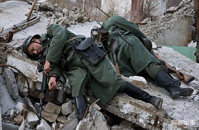 「电影」真实战场上，“装死”能够逃命吗？退役士兵：电影都是骗人的