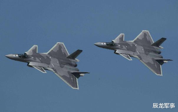 歼-20|中国歼20和轰6现身边境，距拉达克不足20分钟，已进入战备状态