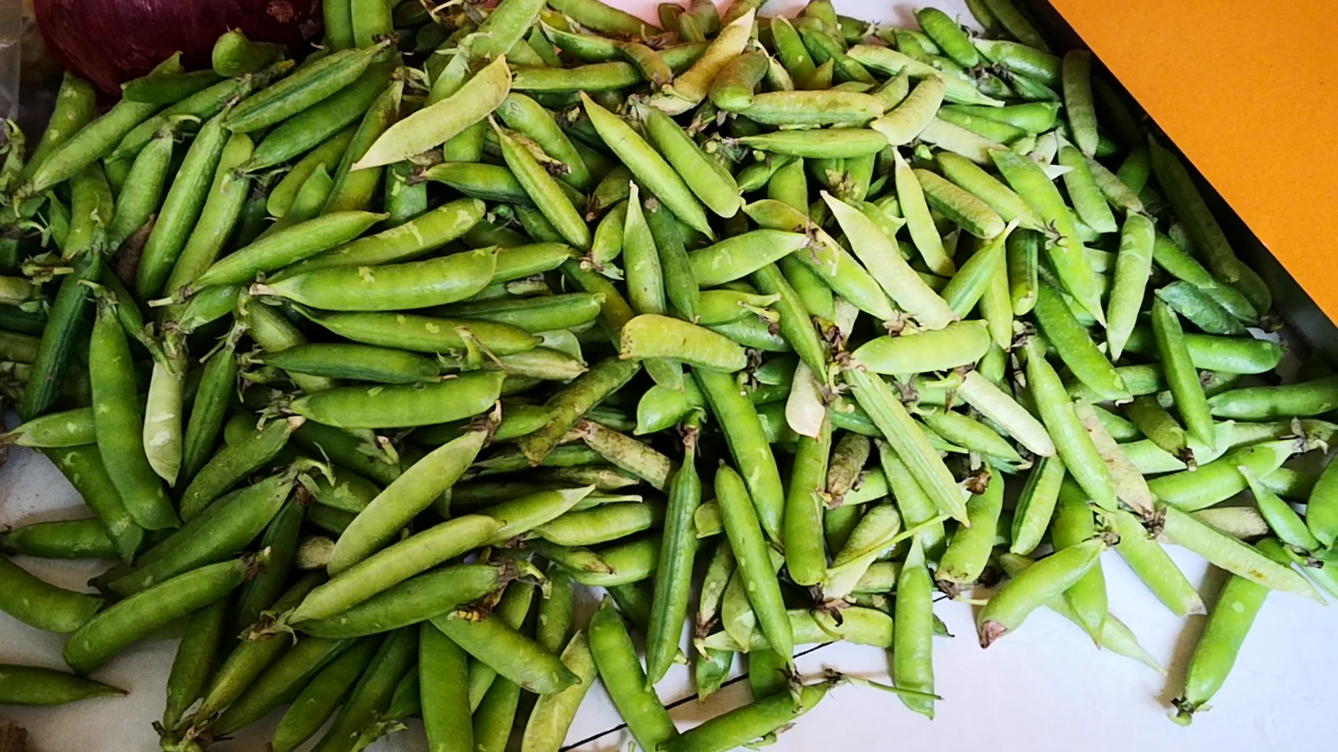 『』入夏后,遇到此菜别手软,一次性囤20斤,放冰箱冻起来,特省事!