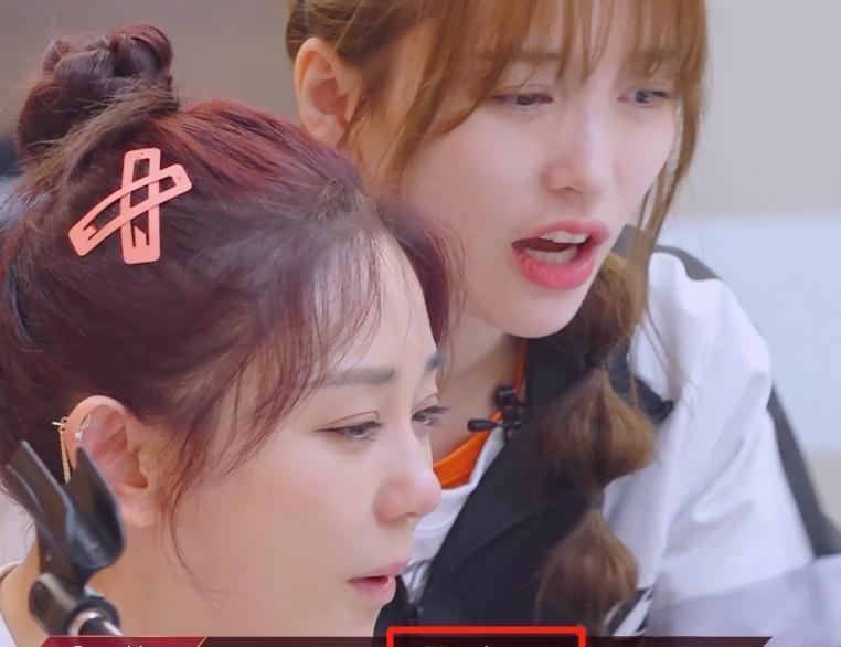 「海陆」海陆因歌词戳心现场感性落泪，听清她选的歌词后，姐姐们却笑翻了