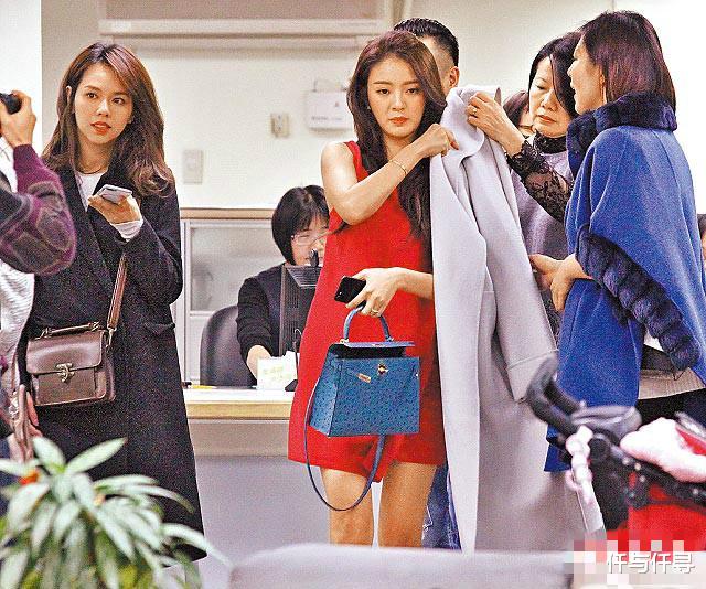 爱马仕▲绿地张女士眼界太低,万元不算奢侈包,看看宝岛女星520仪式感