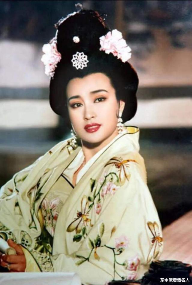 邓婕|影视圈四位拒绝生育的著名女演员，而今年过60有遗憾