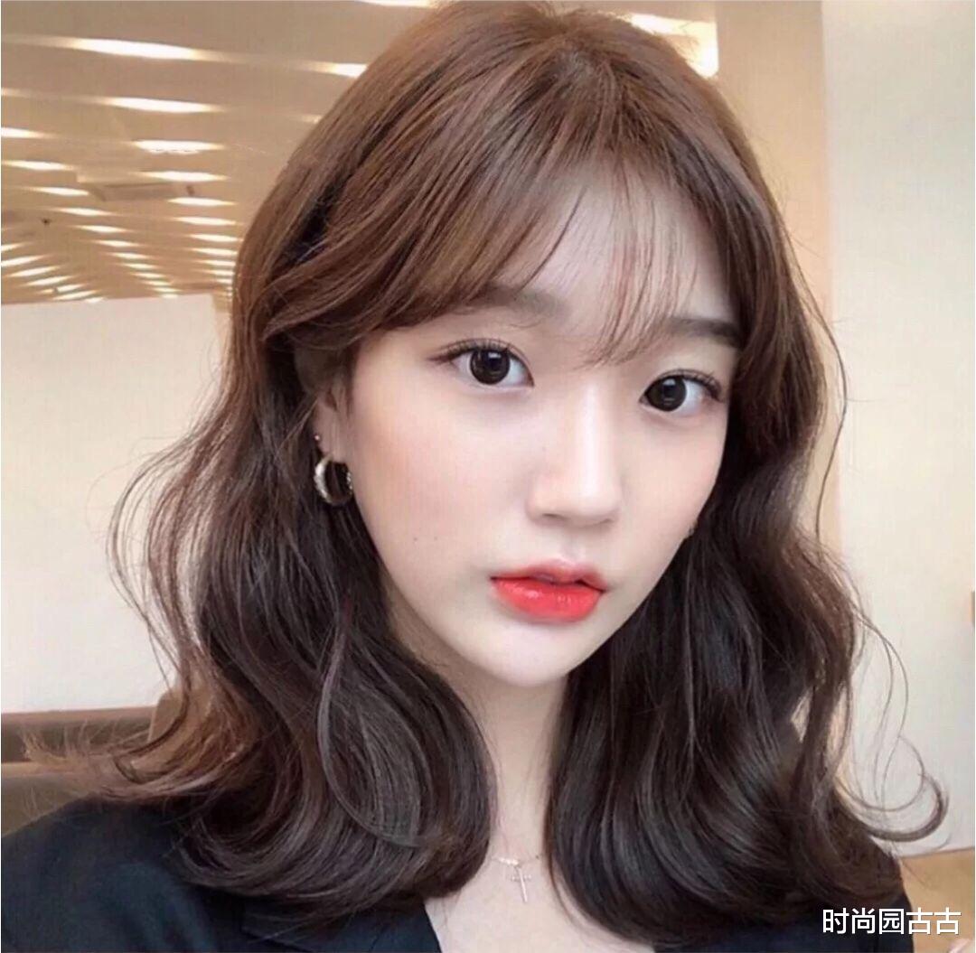 发型|2020年最火的发型推荐，浪漫卷发清爽直发，秋冬必备的气质发型
