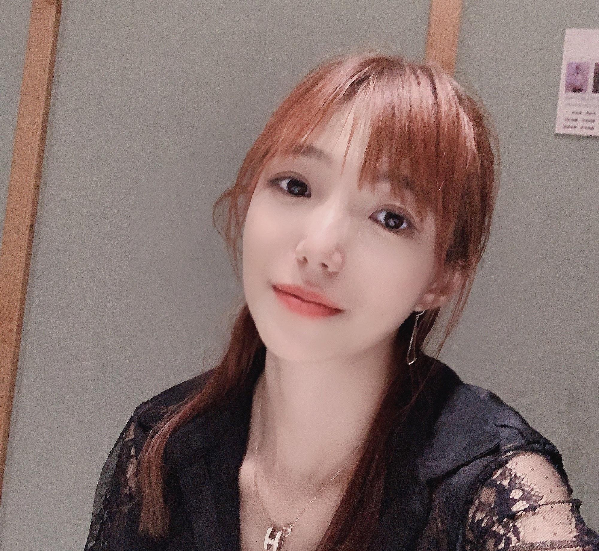 产品经理|IT也疯狂！IQOO发布会，女产品经理宋紫薇一上台屏幕被刷满