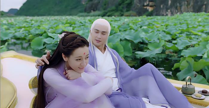 凤九■《枕上书》终极彩蛋：白滚滚撒娇让娘亲抱抱，惨遭帝君天灵盖警告