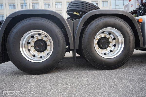 驾驶|驾驶室自带卫生间，可以在车里洗澡，详解解放JH6+生活舱重卡