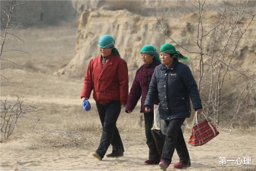 心理学家|为什么城市女性往往比农村女性穿着更朴素?原因主要有3点