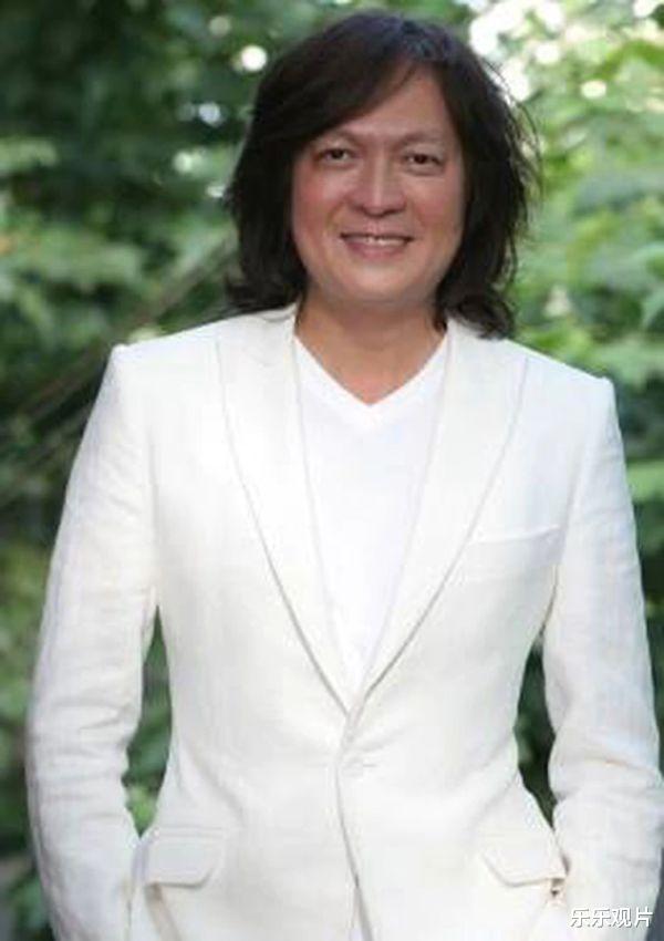 梁静茹|梁静茹又遭新男友劈腿？男友开豪车与陌生女子聚餐，甜蜜喝红酒