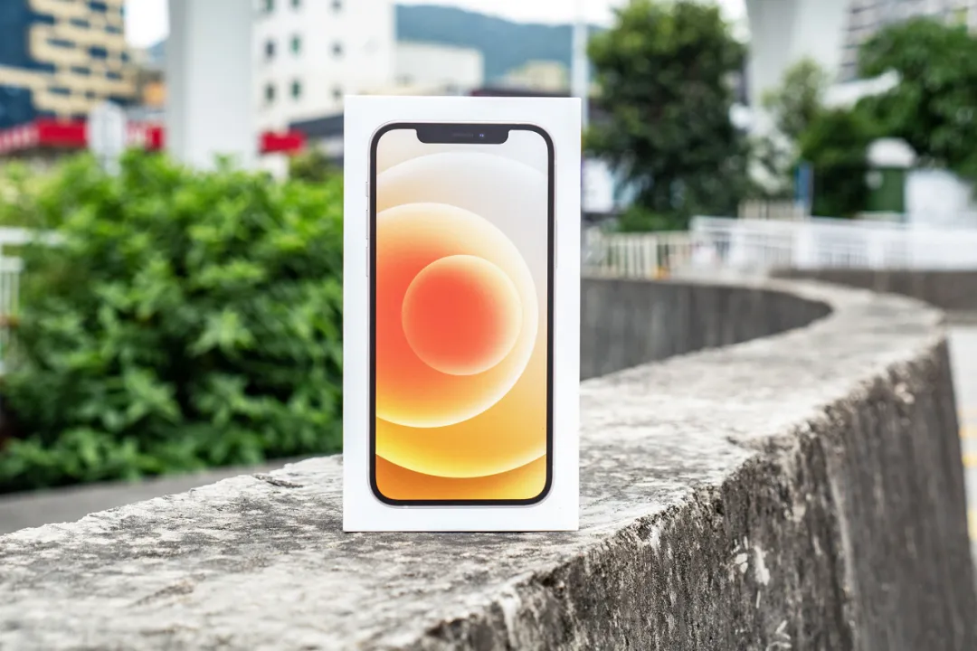 iphone12|iPhone 12评测:信号很好5G也很快,唯独这三个方面掉链子