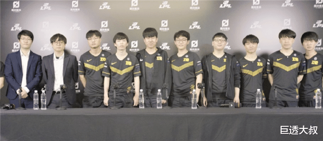 锤石:LPL因锤石产生分歧,其他赛区突然发布公告,这才是正确处理方式?