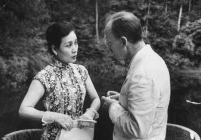 『贺铸』宋美龄晚年为何不回台湾?原来蒋经国说了三句话,一句比一句伤人