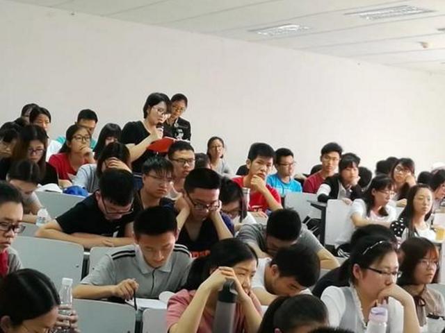 大学|大学里“挂科率”很高的4个学科，补考比考试还要难，新生要注意