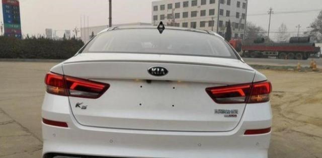 花颜有情兮 开了4个月别克君威,换了起亚k5,车主:差别并不大