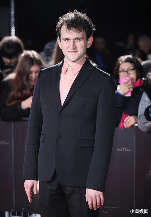 哈利·波特|《哈利波特》胖表哥变这样！减重30斤瘦成偶像，前后堪比整容！