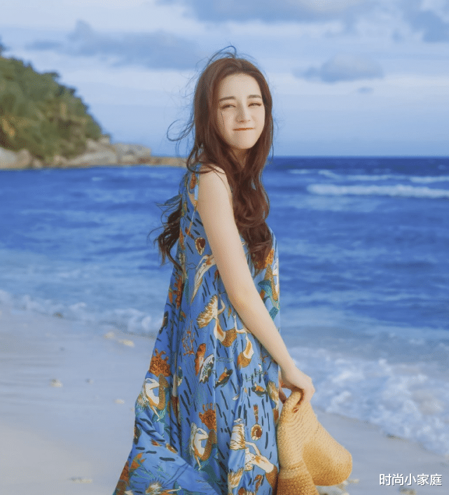 迪丽热巴:迪丽热巴“下班照”被疯传,原来没了特效后,这腿型让人不敢减肥!