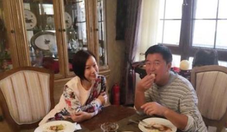 满文军|将妻子“送进”监狱，一代歌坛巨星沦为路人，满头华发靠走穴谋生