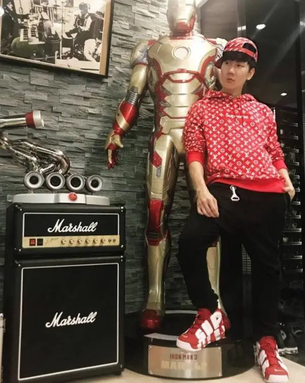 林俊杰|林俊杰总以为自己很时尚，没人说他穿得像暴发户吗？