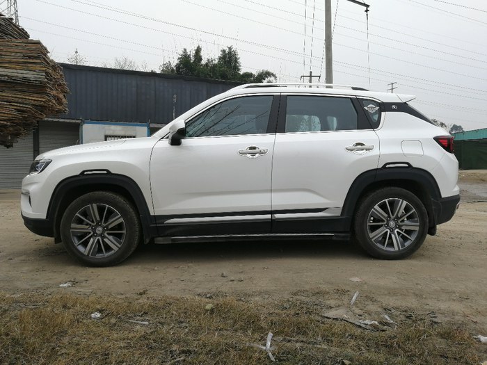 长安汽车|45岁大哥喜提长安CS35PLUS，外观时尚油耗低，这个价格不贵吧