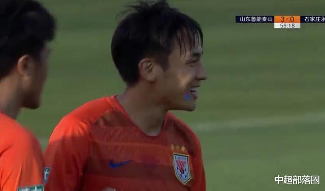 『山东鲁能』3-0！鲁能彻底踢疯了：33分钟连进3球，20岁新星梅开二度打懵永昌