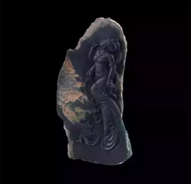 蜜蜡▲一块让人头疼的翡翠原石，没想玉雕师灵感一来，作品竟可作为传世之宝！