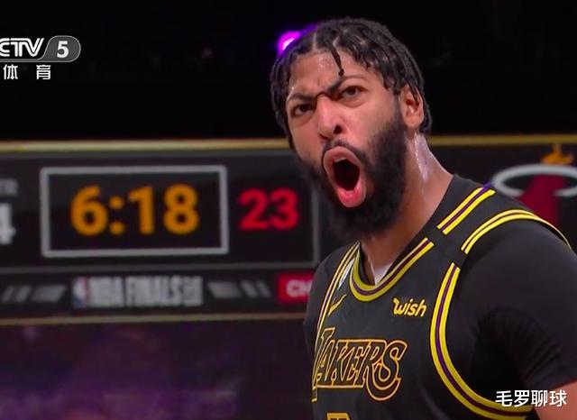 勒布朗·詹姆斯|湖人最后2.2秒错失绝杀，无缘4比1夺冠，詹姆斯闭眼生气退场