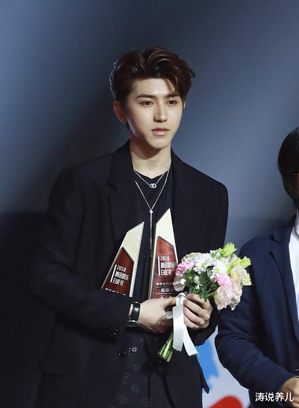 「蔡徐坤」她曾把蔡徐坤淘汰，如今沦为学员，导师蔡徐坤：我记得你！