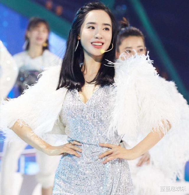 黄龄|王智道歉超过8小时，黄龄回应三个表情，称已经造成伤害