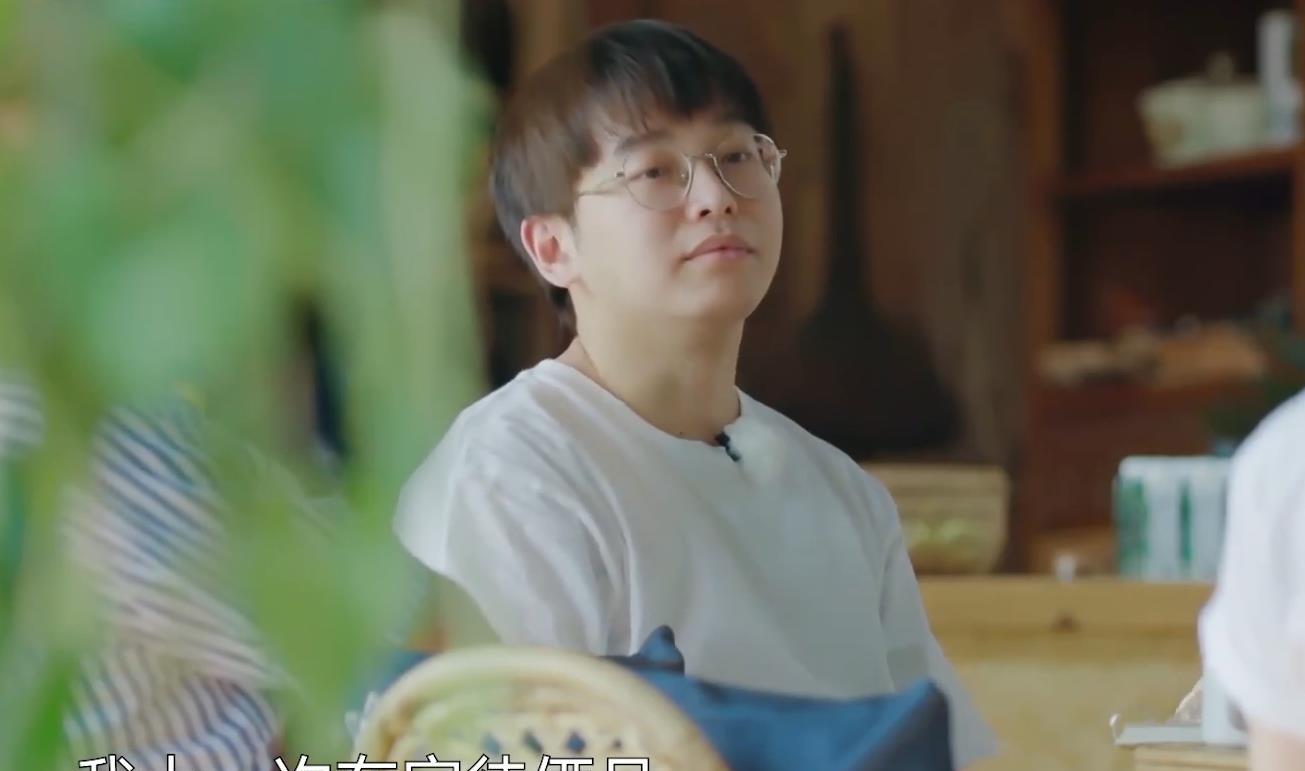 『何炅』46岁何炅到底结婚了没有？他在《向往的生活4》已经给出明确答案