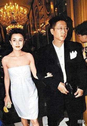 「许晋亨」许世勋不准许晋亨娶刘嘉玲，为何后却同意他弃何超琼，娶李嘉欣？