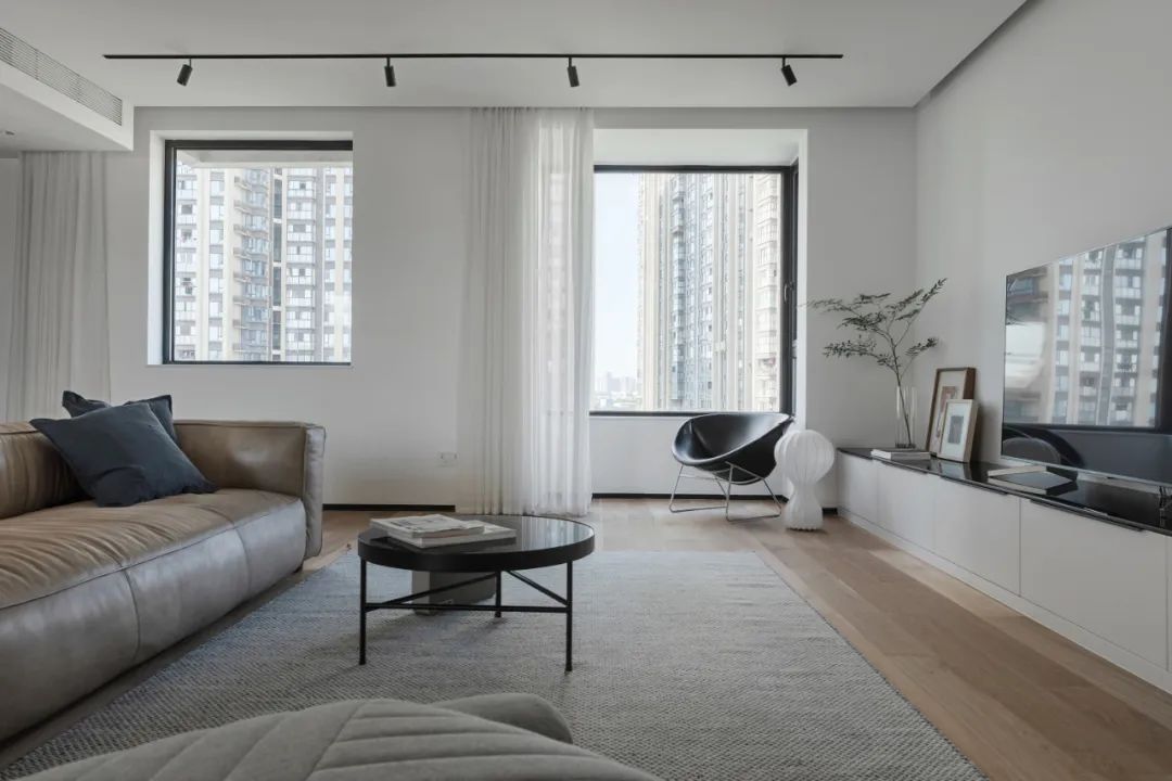 『』客厅不带阳台，窗户这样设计，生活精致舒适