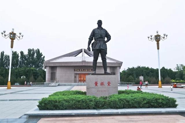 董振堂|他的功劳究竟有多大？牺牲后，主席特批60万元和50亩地给其家人