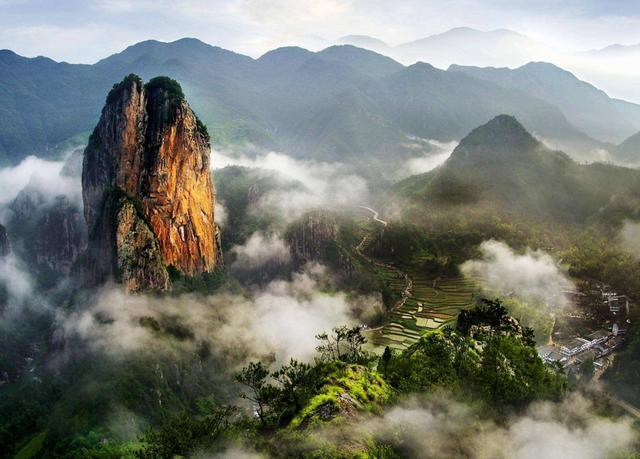 五岳|浙江知名度最高的一座山，景点多达500多个，景色可与五岳相媲美