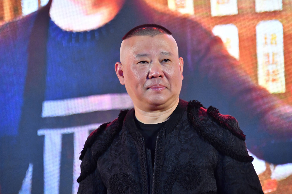 郭德纲|10年前曹云金“逼”师娘下跪，7年后岳云鹏一顿饭为郭德纲报仇