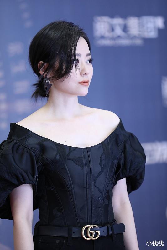 张靓颖|张靓颖出道十五周年舞台成大型翻车现场，歌词全忘，不配当歌手？