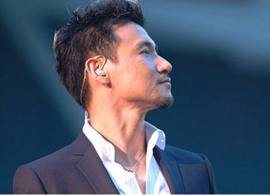 [张学友]“隐藏”了19年爸爸竟是张学友，多年来不拼爹不炒作，难怪这么优秀！