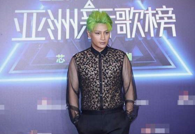 琉璃|继陈志朋之后，又一个著名明星走上不归路，穿衣打扮简直不忍直视