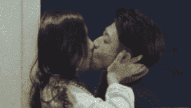 吻戏：演员吻戏为何没有下半身？真相曝光后，简直不像话！