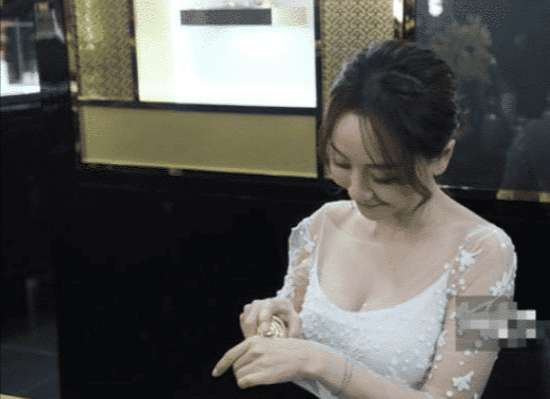 姜文|她被称为“最佛系”的女明星,一年就拍两部戏,但没人说她耍大牌