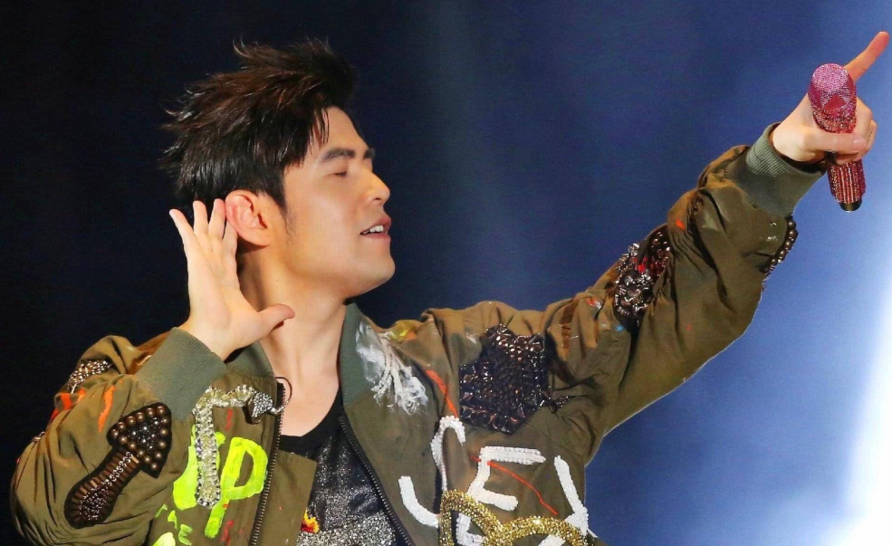 [演唱会]开演唱会“最牛”的4位歌手，第一个承诺为粉丝而开，而他开个头粉丝就能唱！