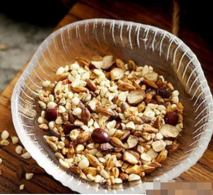 马苏|39岁马苏近照曝光,面部浮肿精神萎靡,身材发福让人不敢认