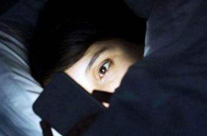 『网络安全』你还在偷看“违规网站”吗？当手机出现这种现象，你就该停手了