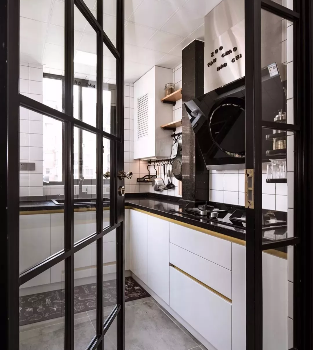 120平北欧三居室整个空间十分敞亮。