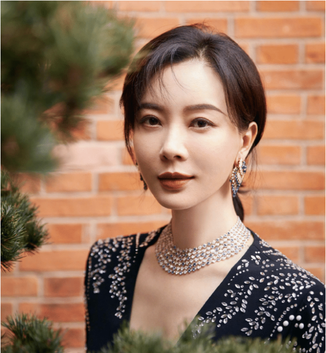 明星|怪不得明星的皮肤都这么好，原来都是用了这个, 网友：囤了一箱