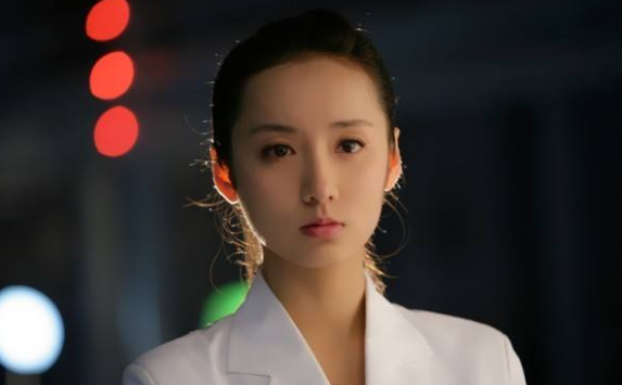 胡歌|曾是胡歌的梦中情人，霍建华差点娶她为妻，38岁被豪门老公宠成公主！