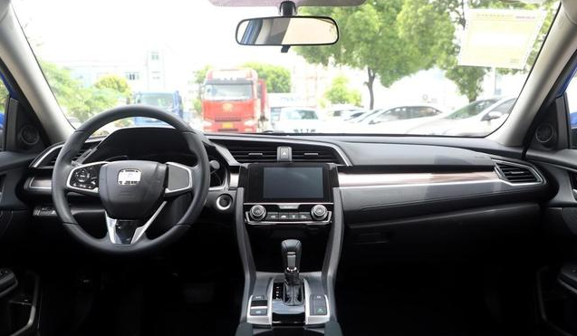 【本田思域】本田思域劲动版虽然是入门版车型，但就性价比来说却是最高的！