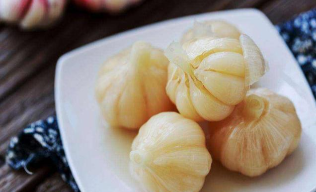 饵料|用大蒜钓鲫鱼和鲤鱼，这个配方你知道吗？