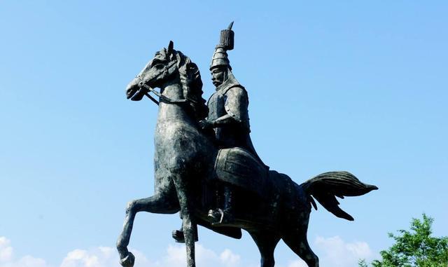 努尔哈赤■努尔哈赤的五大臣和四大贝勒分别是谁?他们最后结果如何?