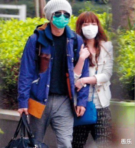 马伊琍|36岁文章新片首映！大合影站位显心酸，一脸憔悴境遇与前妻差距太大