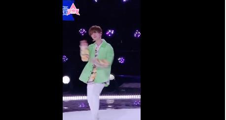 杨洋|吴亦凡、杨洋、 张翰、陈伟霆站在一起，身高差的也太明显了吧