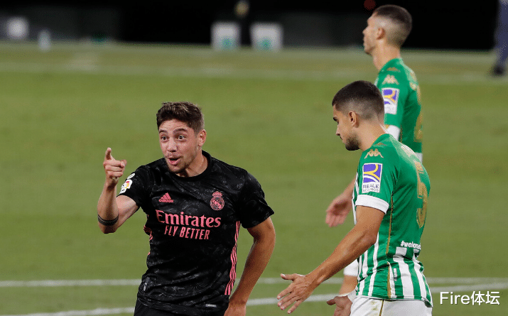 皇家马德里|皇马3-2挖出未来支柱！齐达内爱徒彻底崛起，堪称足坛最佳B2B